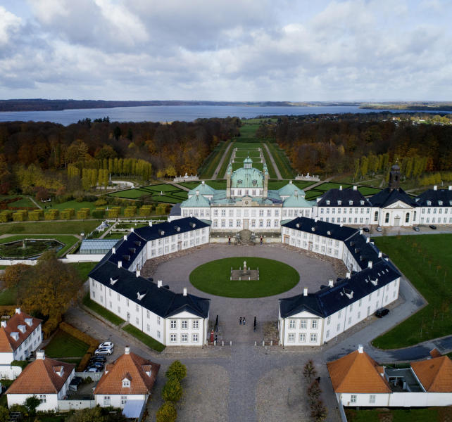 Fredensborg Slot/Client:Slots og Ejendomsstyrelsen : Landskabsarkitektur/landscapearchitecture : Carsten Ingemann - Denmark - photographer-visual artist