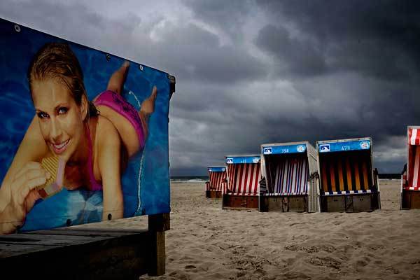 St.Peder Ording /Germany : Europe.....from the book "Europæerne....reportage fra en rejse i Europas erindring" : Carsten Ingemann - Denmark - photographer-visual artist